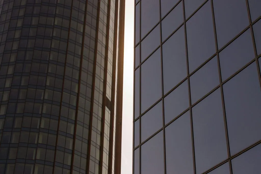 Do directors need notice of proposed director/Board resolutions?